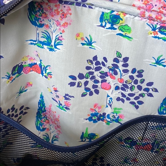 BRAND NEW Vera Bradley Garden Grove Weekender Bag - Picture 4 of 6